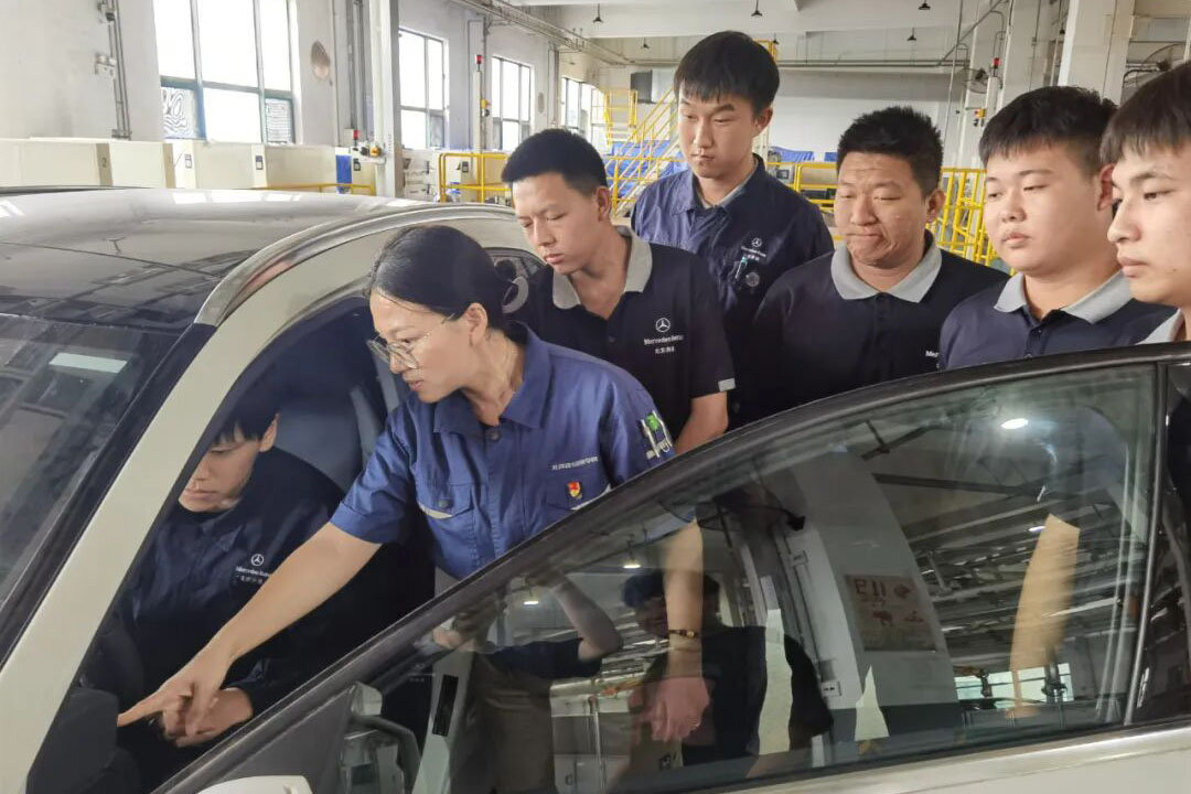 师爱无声护成长丨学院优良师德师风教师群像